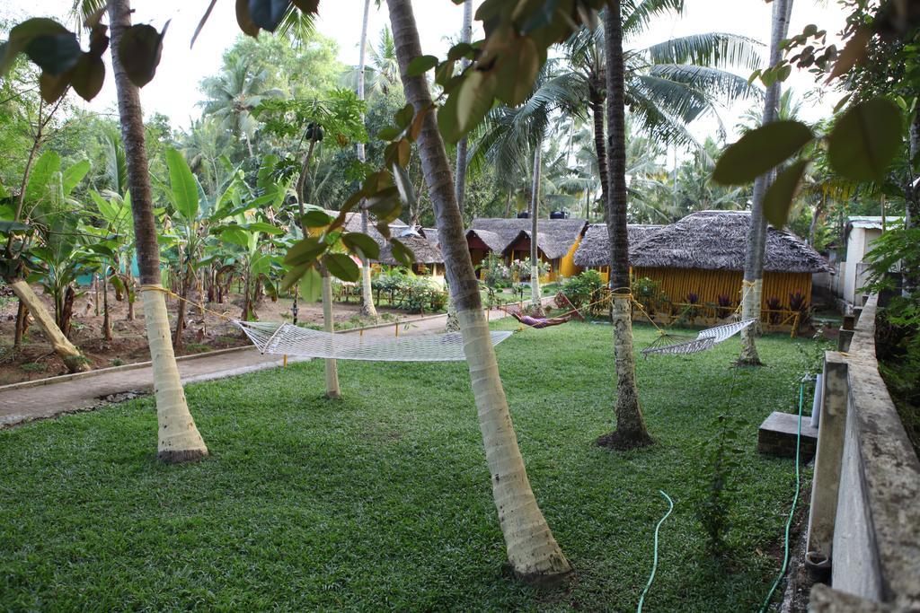 Savithri Inn Bamboo Cottages & Resorts Varkala Luaran gambar