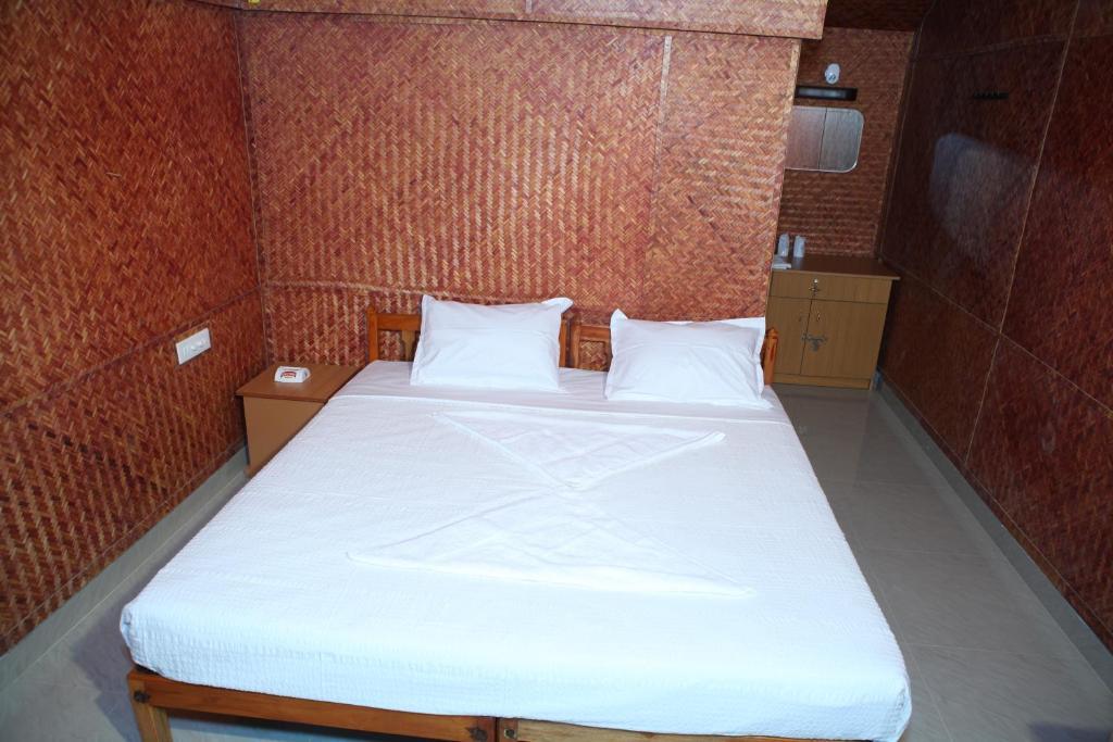 Savithri Inn Bamboo Cottages & Resorts Varkala Bilik gambar