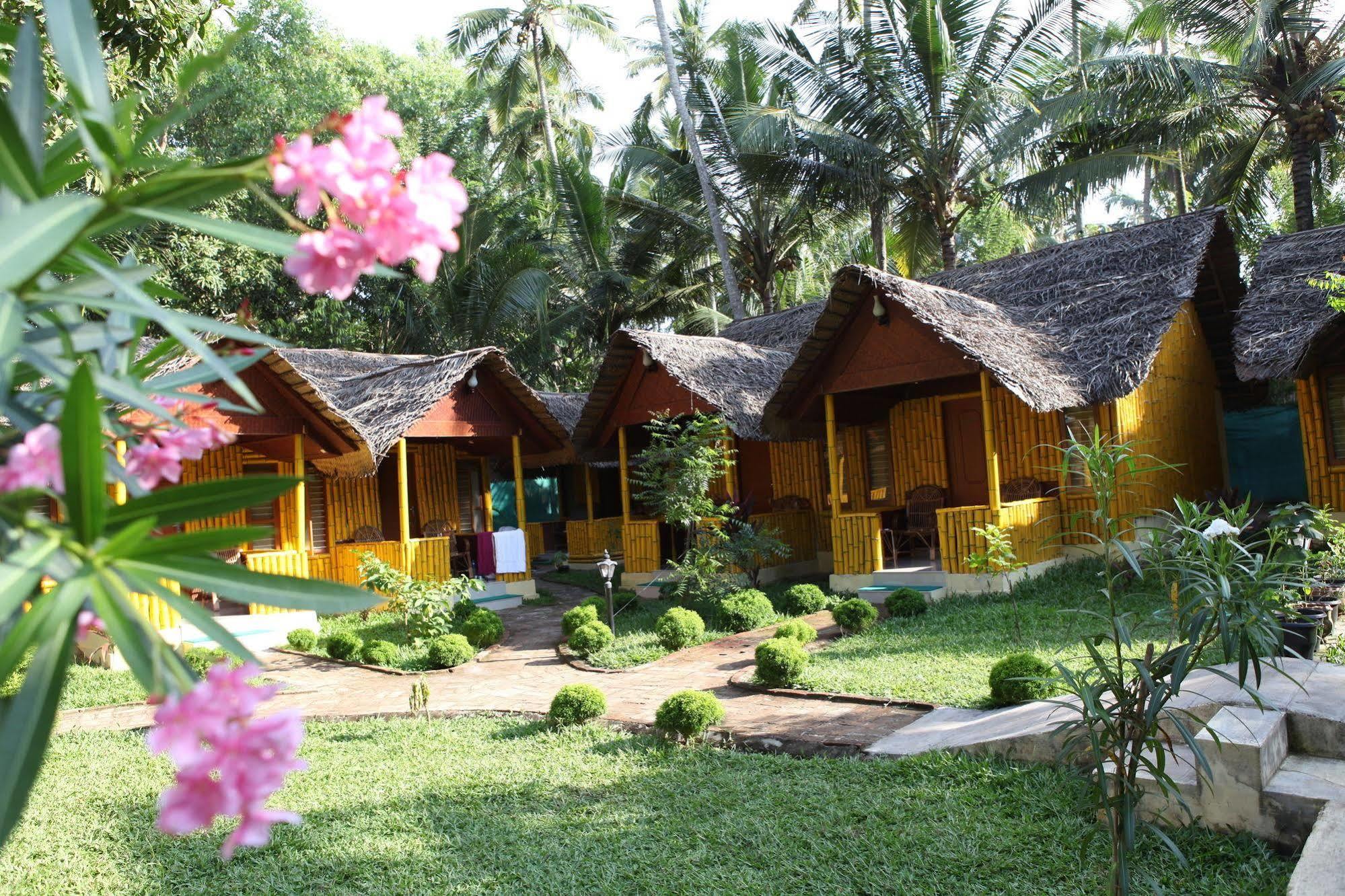 Savithri Inn Bamboo Cottages & Resorts Varkala Luaran gambar