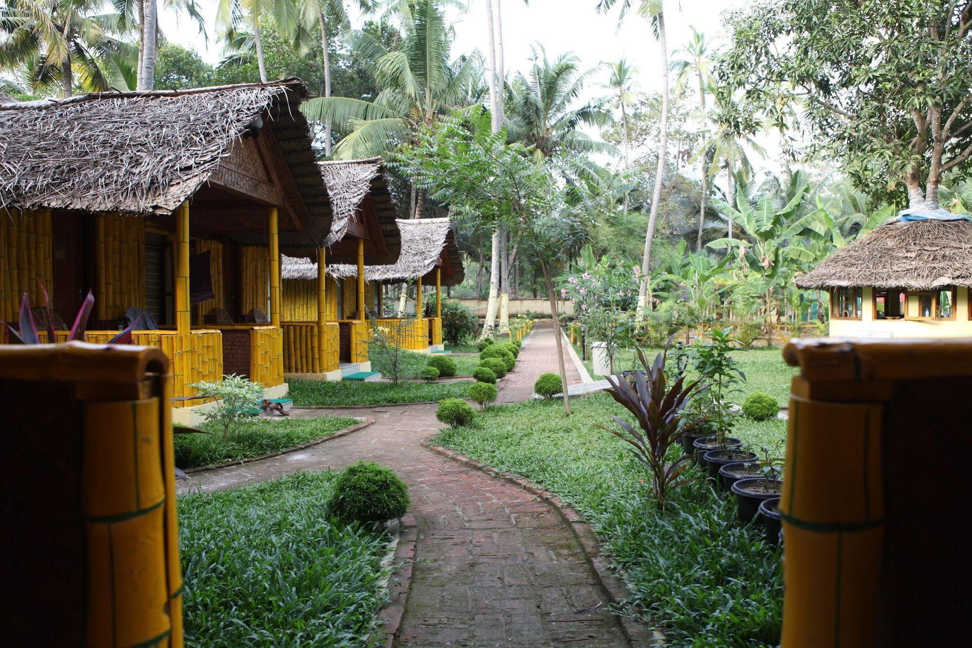 Savithri Inn Bamboo Cottages & Resorts Varkala Luaran gambar